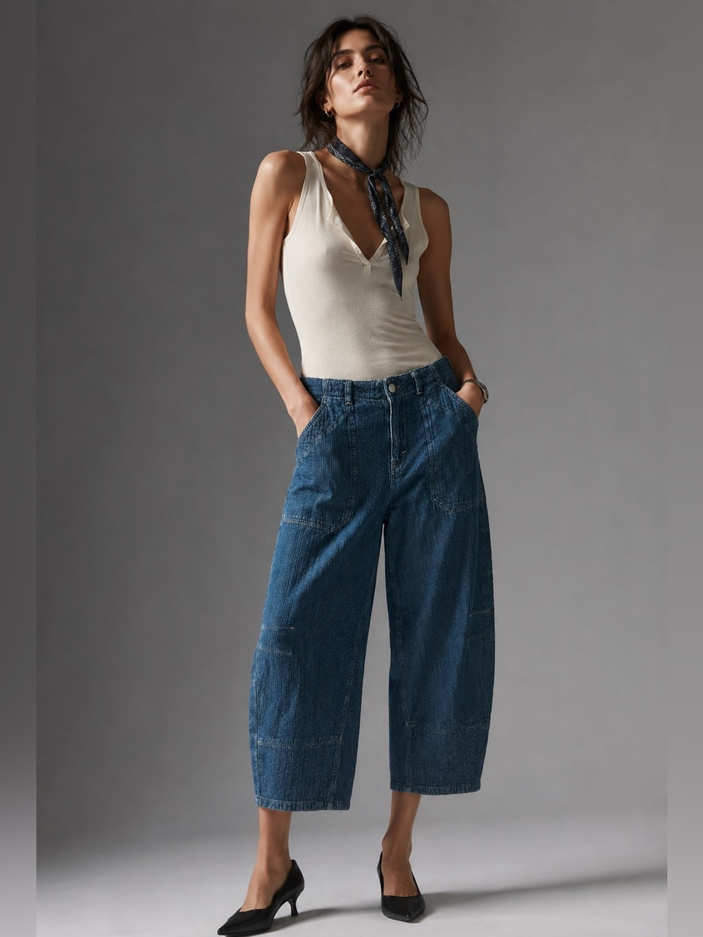 We The Free Wide-Leg Cropped barrel leg Jeans in Dark Blue Denim Texture M